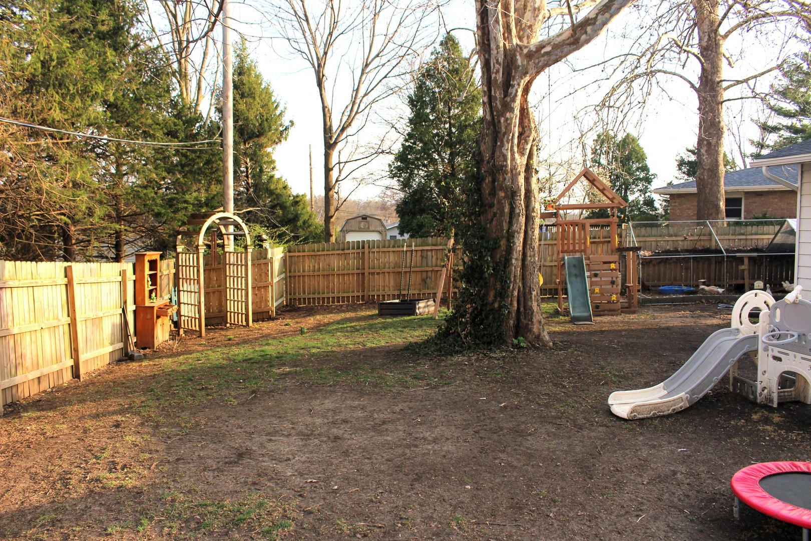 8 Edgelea Circle, Clinton, IL