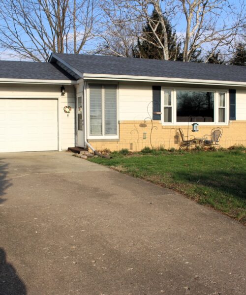 8 Edgelea Circle, Clinton, IL