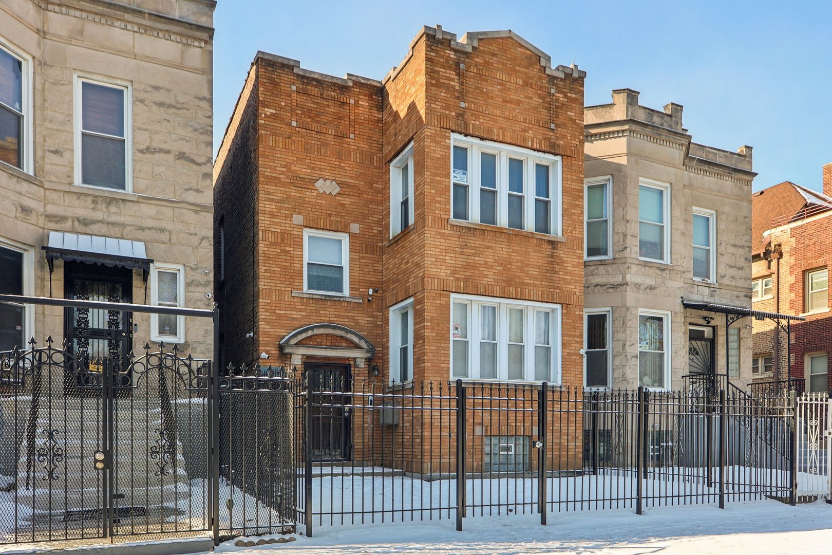 412 N Pine Avenue, Chicago, IL