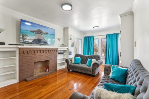 412 N Pine Avenue, Chicago, IL