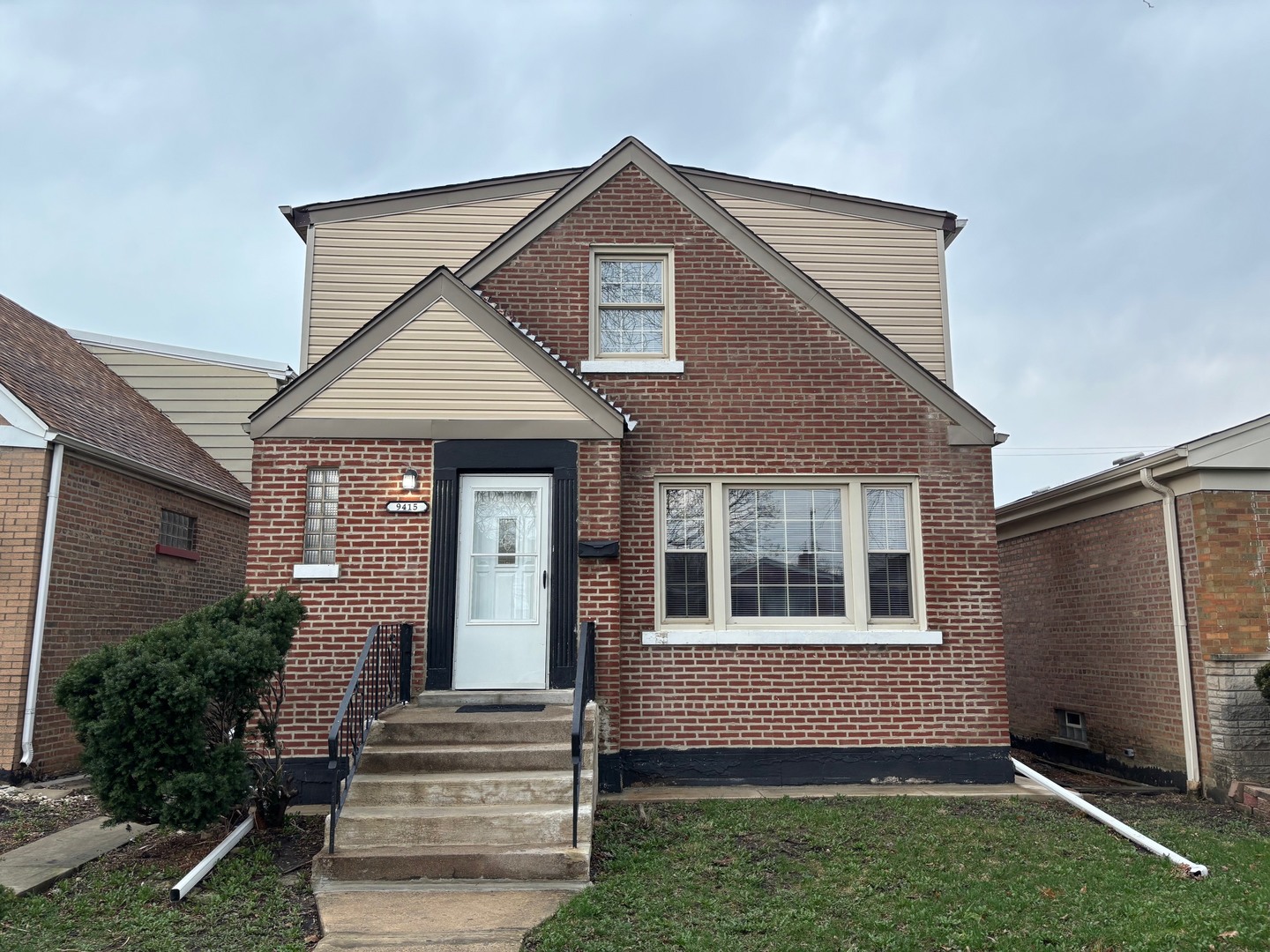 9415 S EMERALD Avenue, Chicago, IL