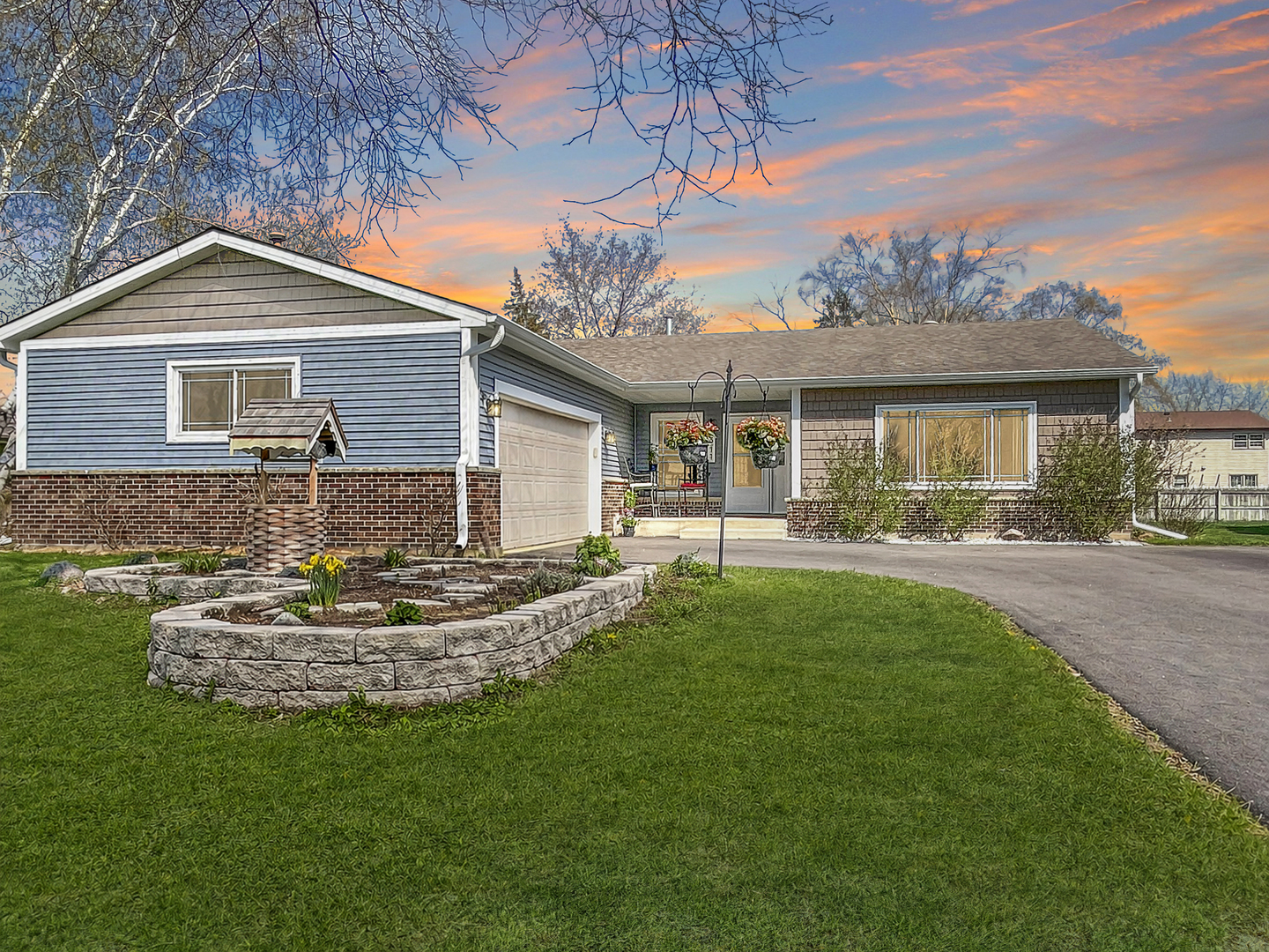 211 Waterbury Circle, Lake Villa, IL