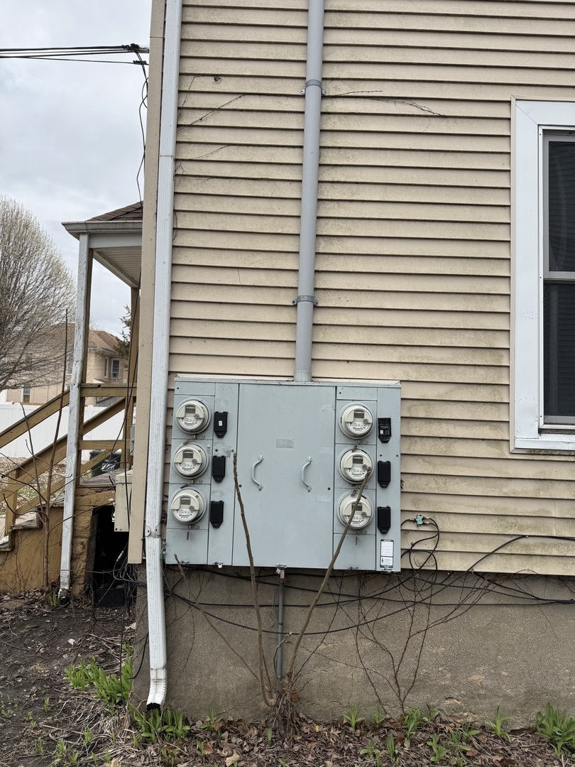 706 Locust Street, Sterling, IL