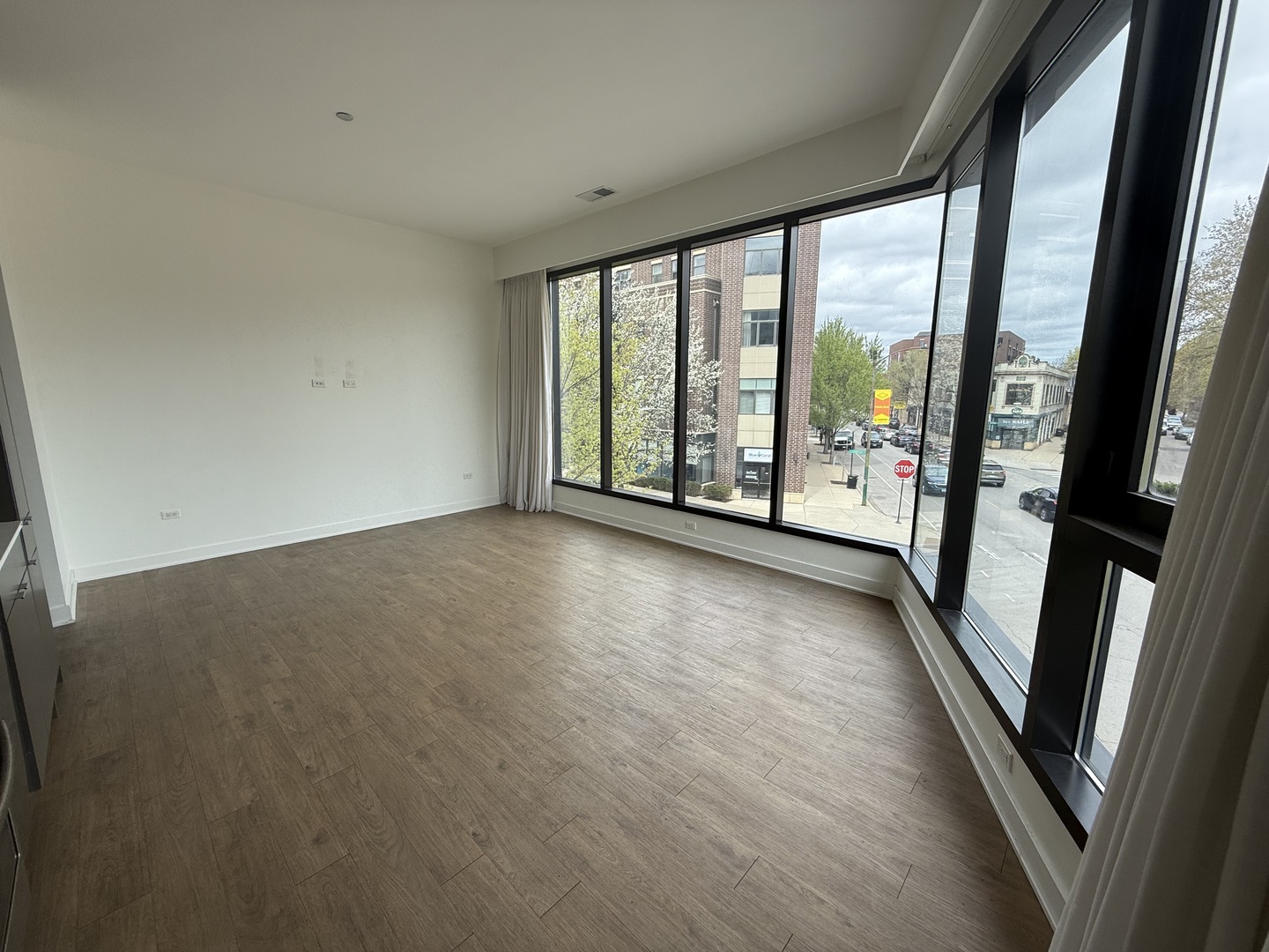 3462 N Lincoln Avenue #202, Chicago, IL