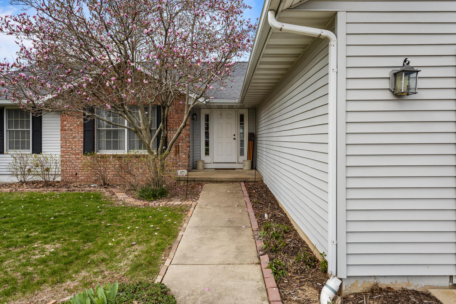 807 Heather Drive, Mahomet, IL