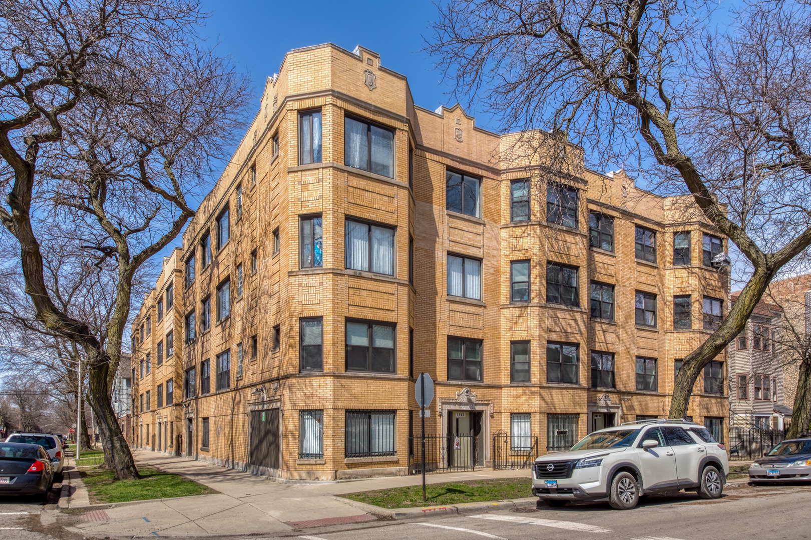 1906 N Whipple Street #101, Chicago, IL