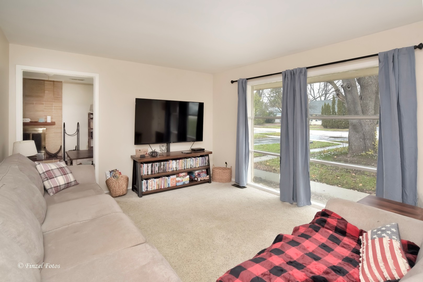 425 E Broadway Avenue, Crystal Lake, IL