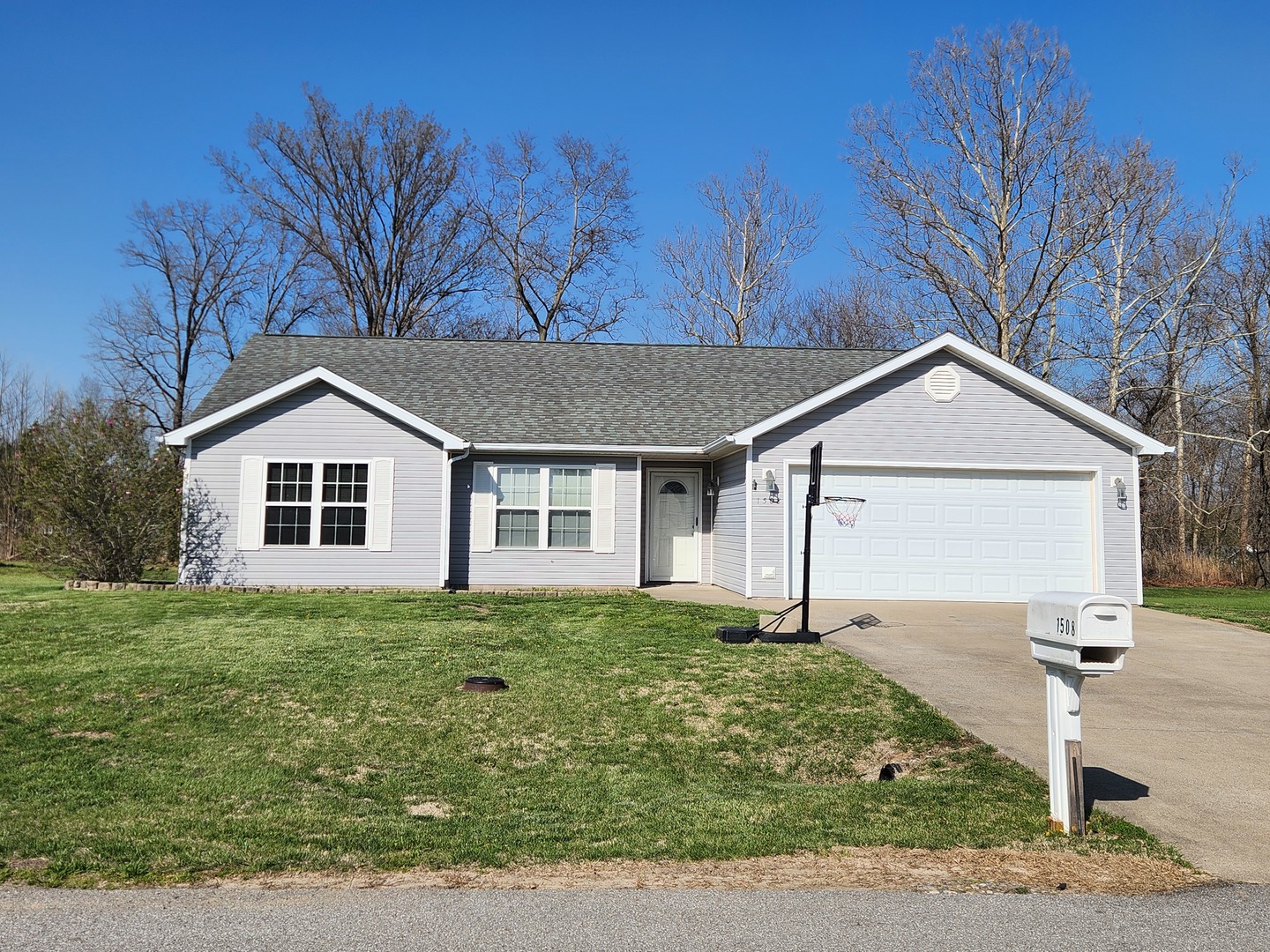1508 Hawkeye Court, Carterville, IL