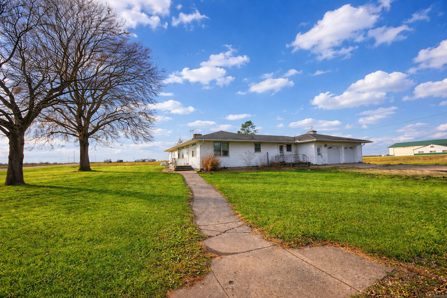 16353 2300 North Avenue, Walnut, IL