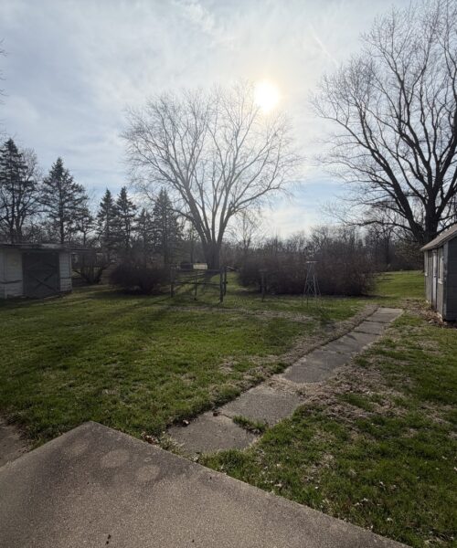 2403 Deets Road, Sterling, IL