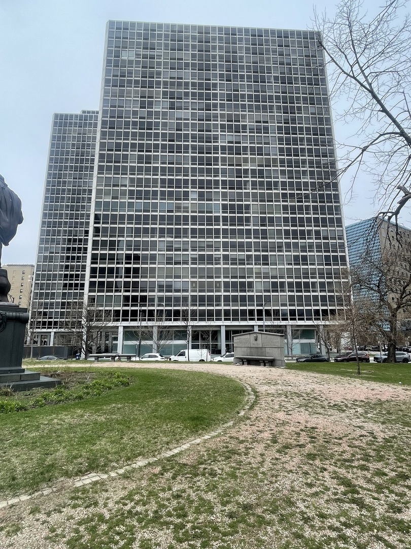 330 W DIVERSEY Parkway #1508, Chicago, IL