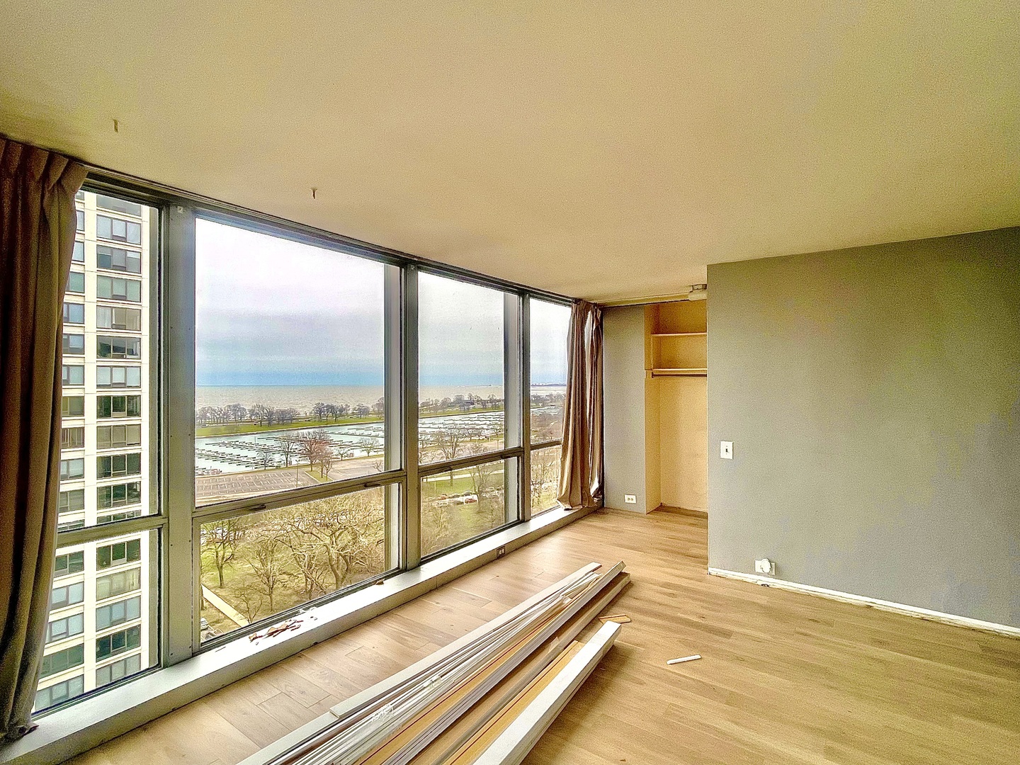 330 W DIVERSEY Parkway #1508, Chicago, IL