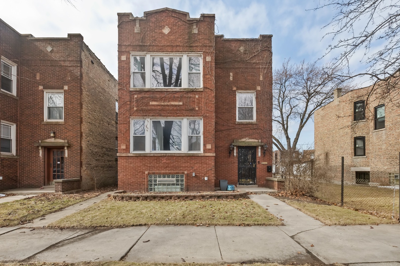 7140 S Eberhart Avenue, Chicago, IL