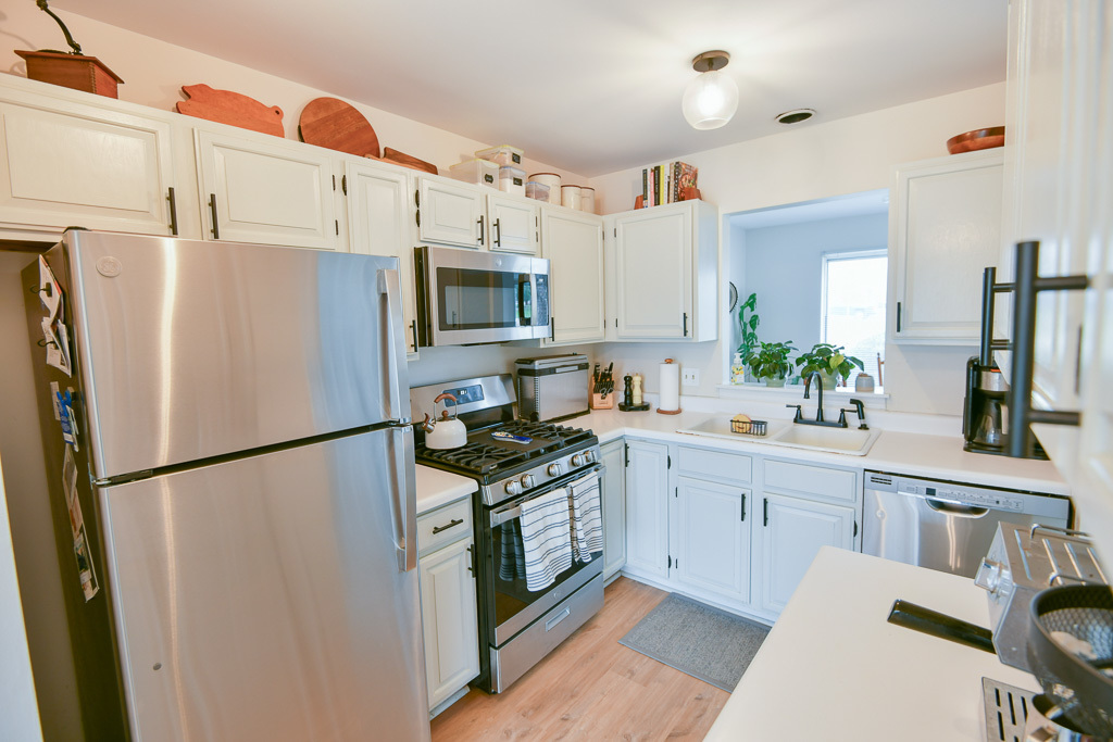 5690 Delaware Avenue, Gurnee, IL