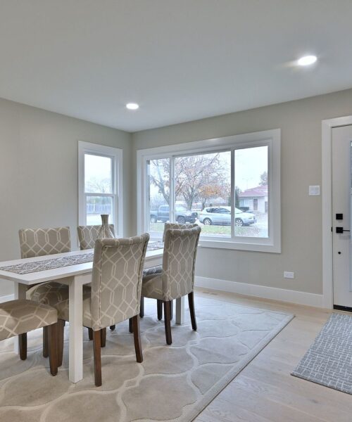 656 W Comstock Avenue, Elmhurst, IL