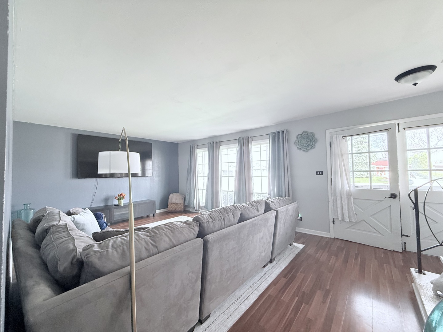 510 S Mount Prospect Road, Des Plaines, IL