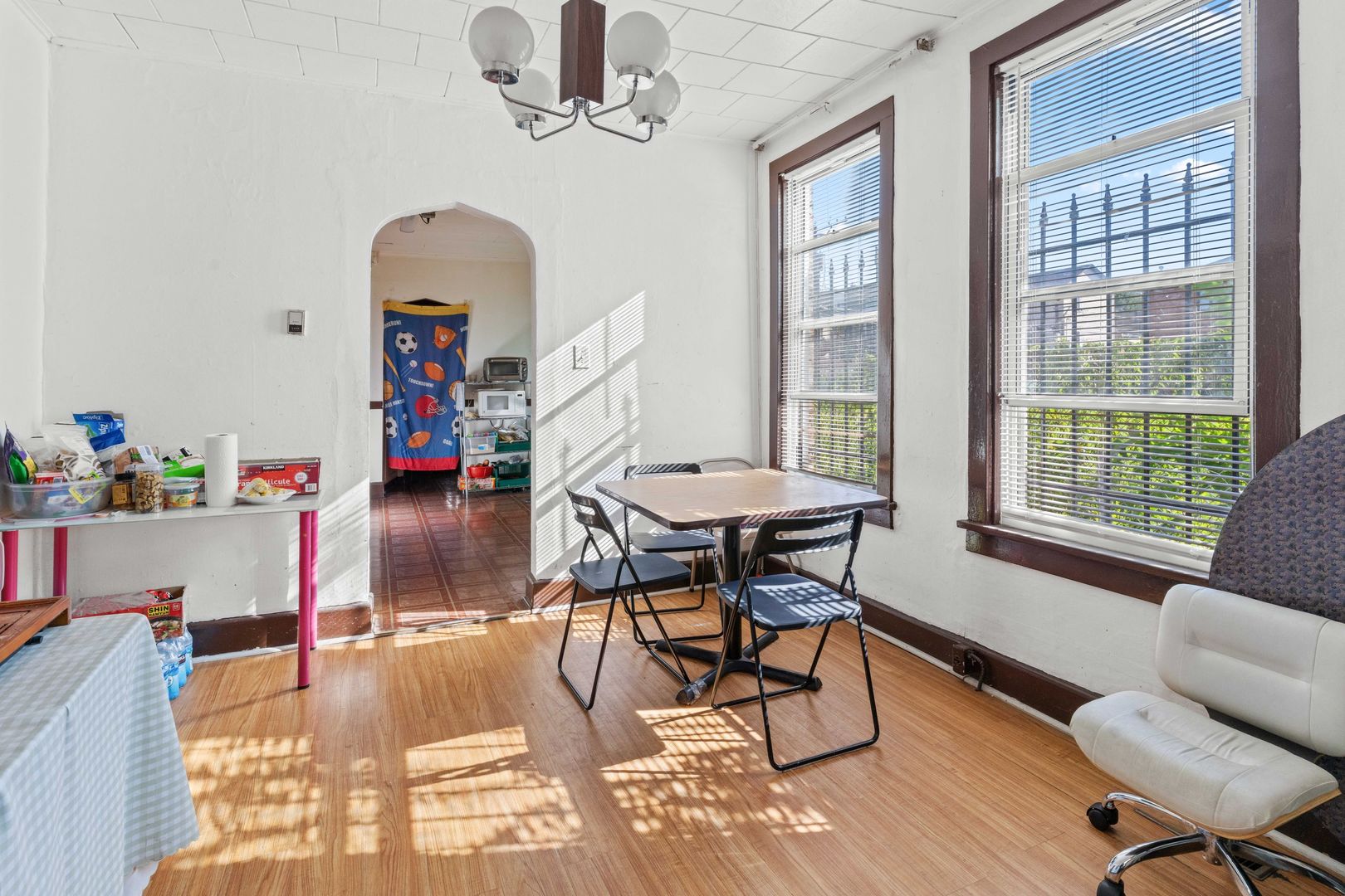 318 W 24th Place, Chicago, IL