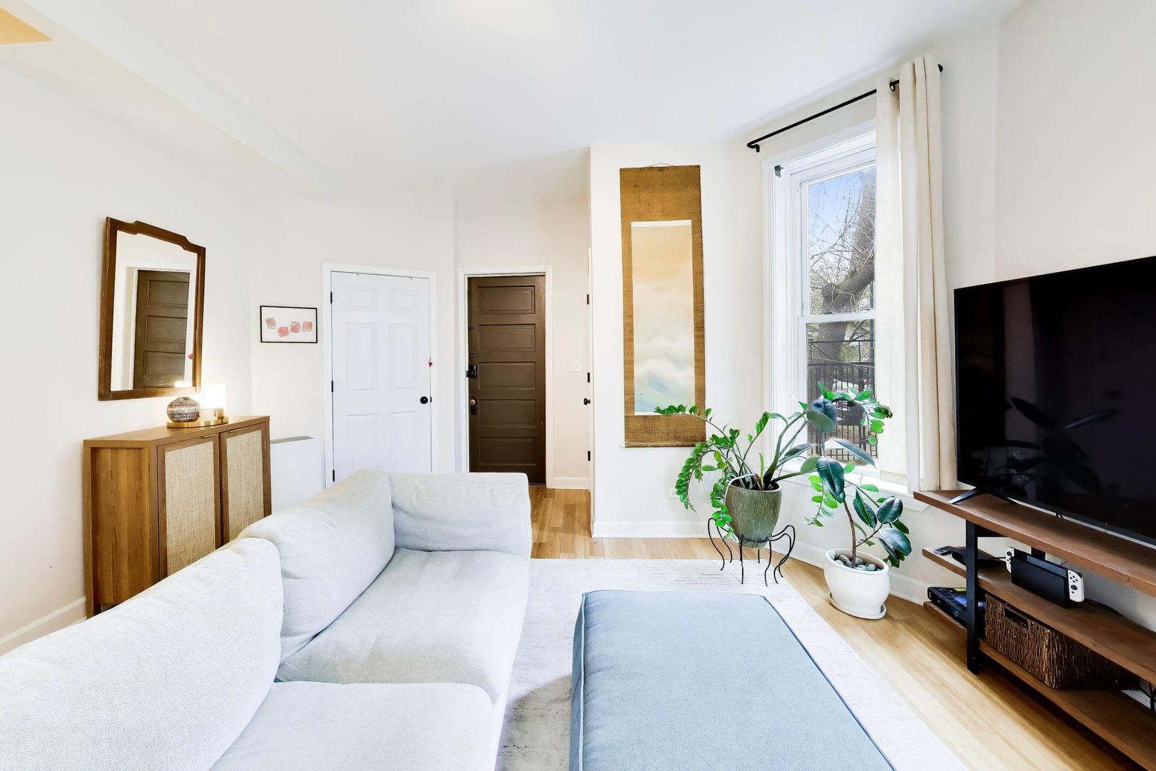 3009 W Belden Avenue, Chicago, IL