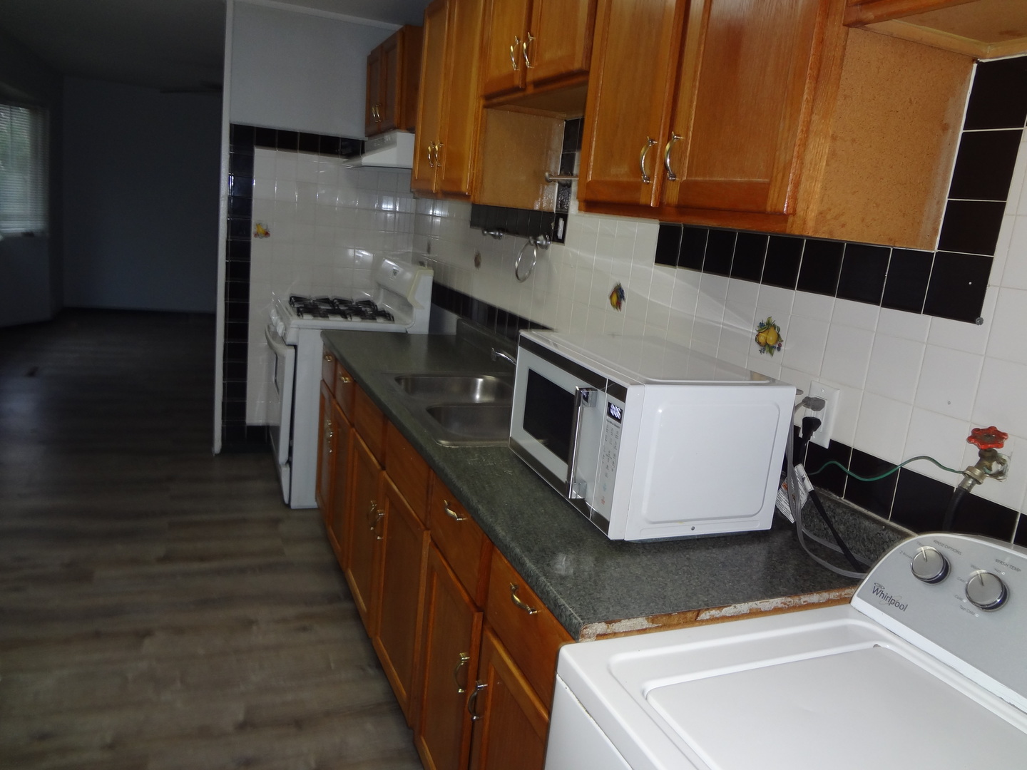 113 Hickory Drive, Carpentersville, IL