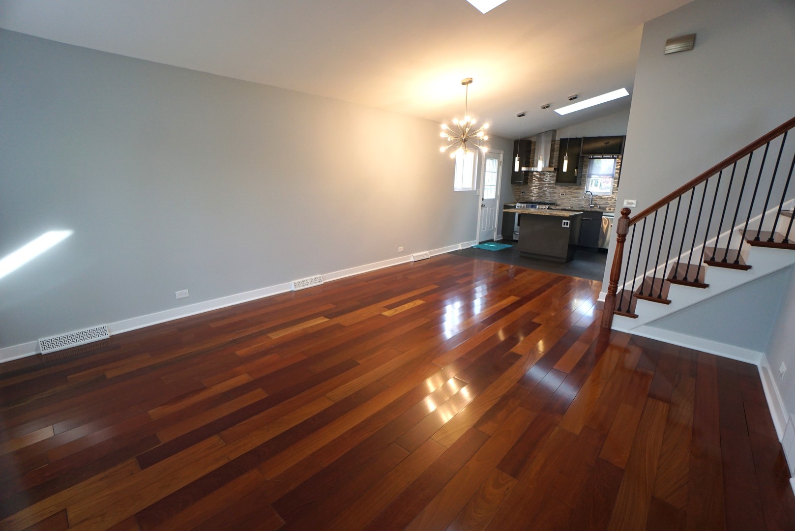 203 Valerie Court, Glenview, IL