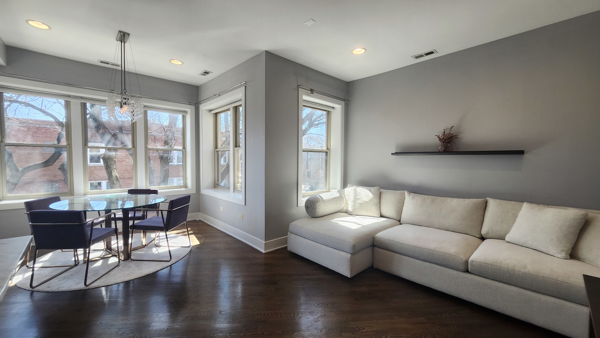 3900 W Cornelia Avenue #2W, Chicago, IL