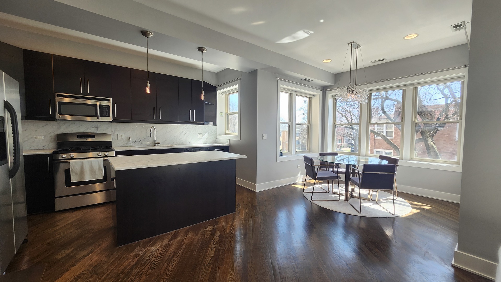 3900 W Cornelia Avenue #2W, Chicago, IL