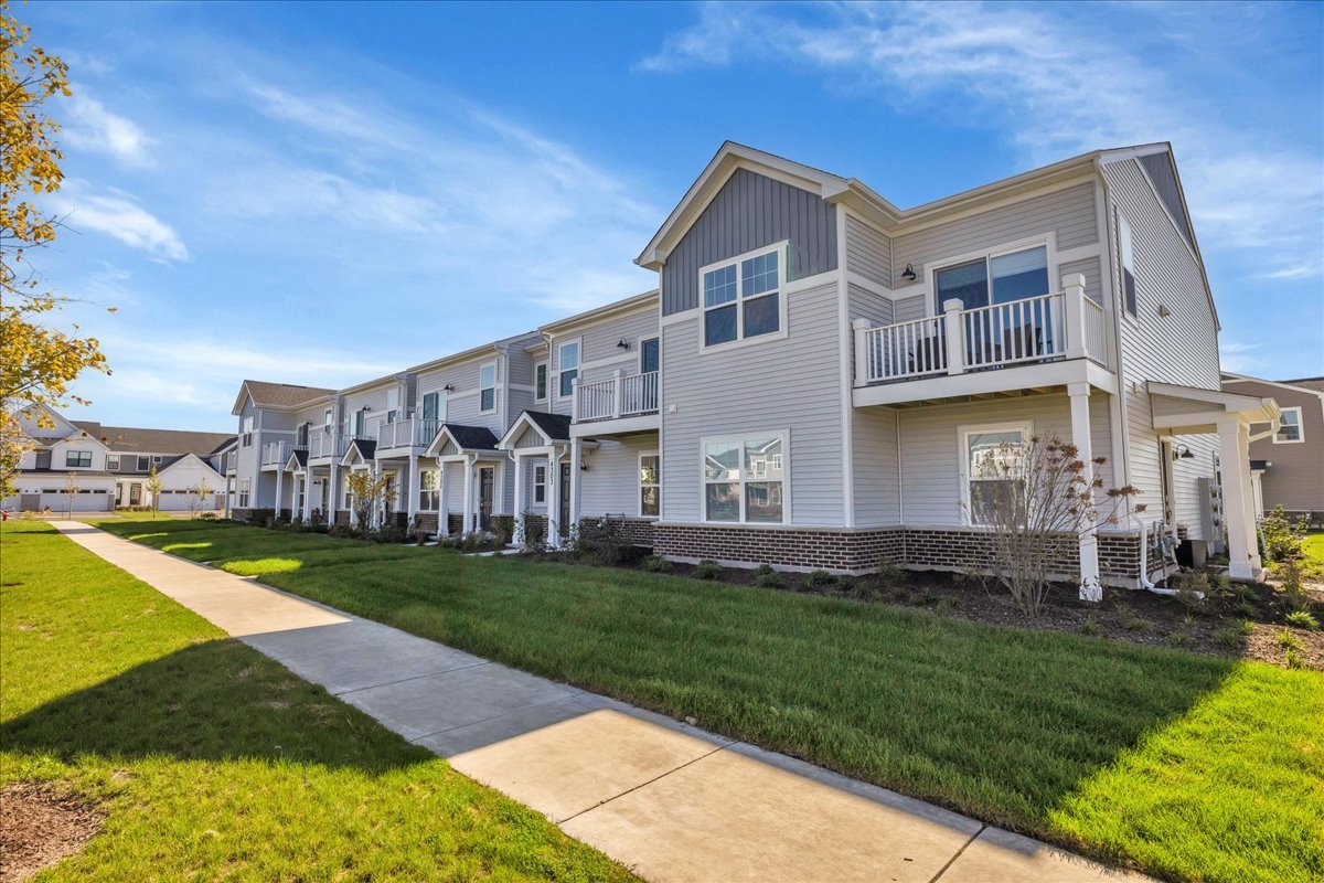 4303 Chelsea Manor Circle, Aurora, IL