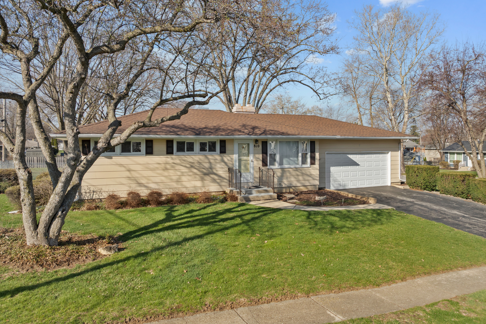 810 Revere Road, South Elgin, IL