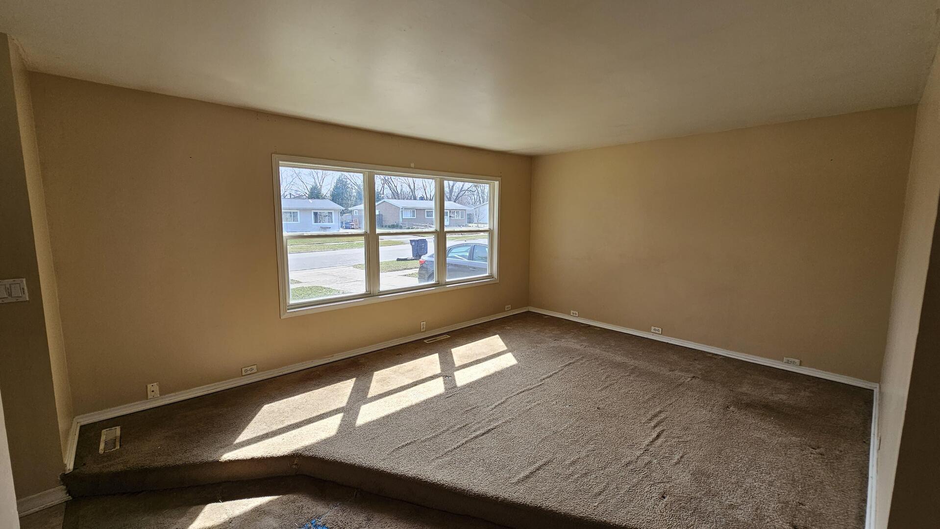 18570 W Pamela Place, Gurnee, IL