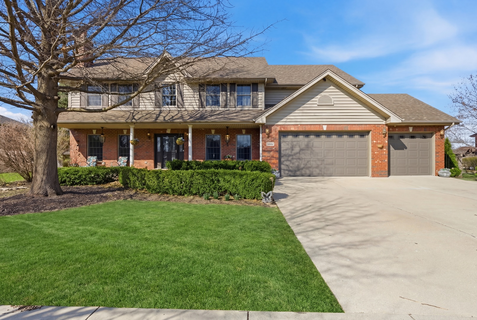 8304 Queen Victoria Lane, Tinley Park, IL