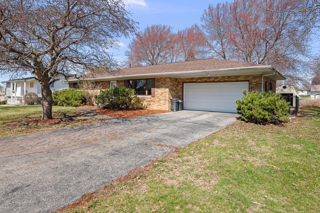 1003 14th Ave B, Orion, IL