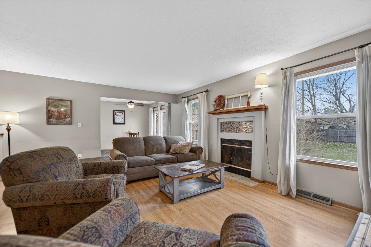 43 THICKET Lane, South Beloit, IL