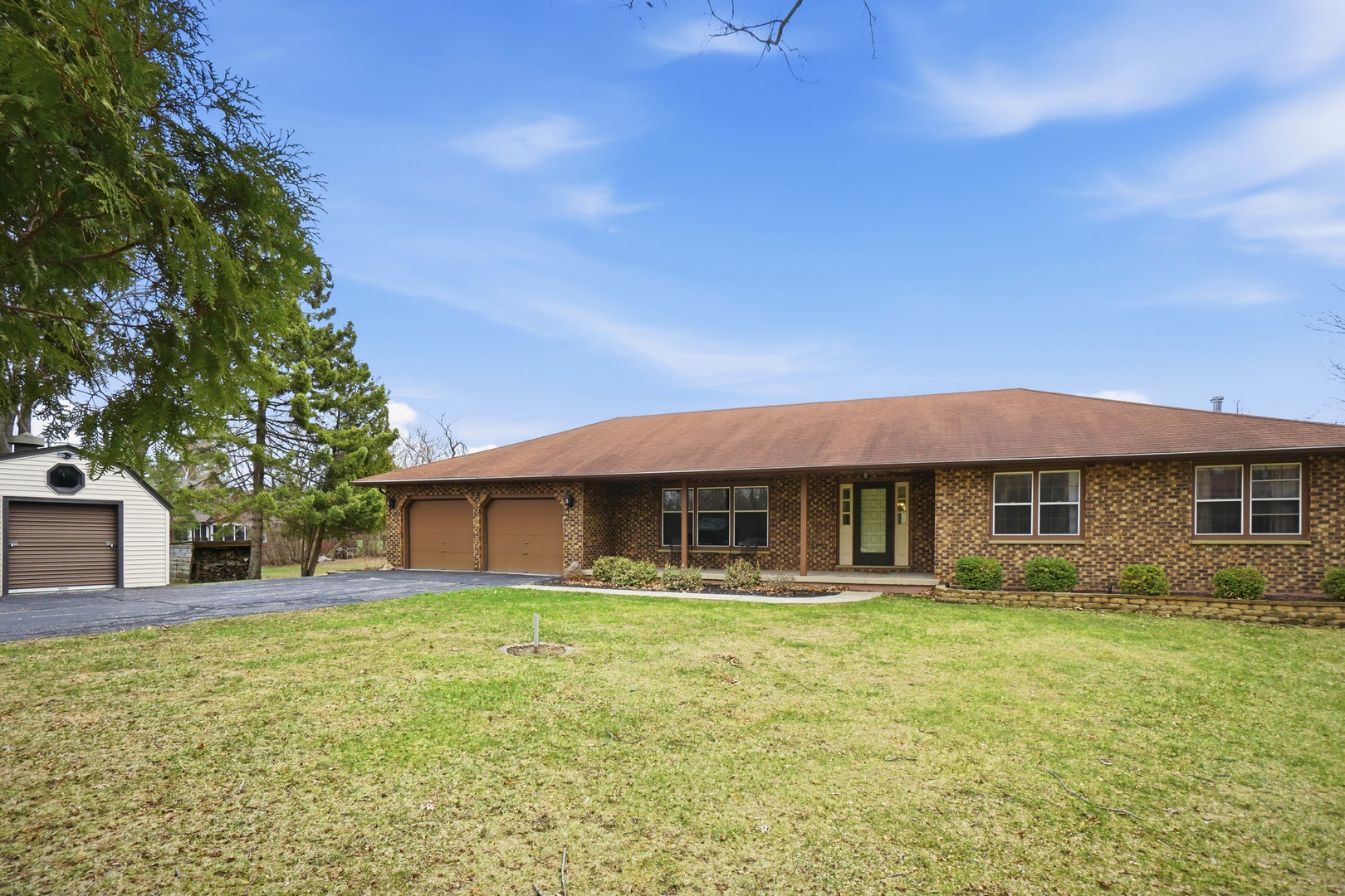 38679 N Pine Grove Avenue, Wadsworth, IL