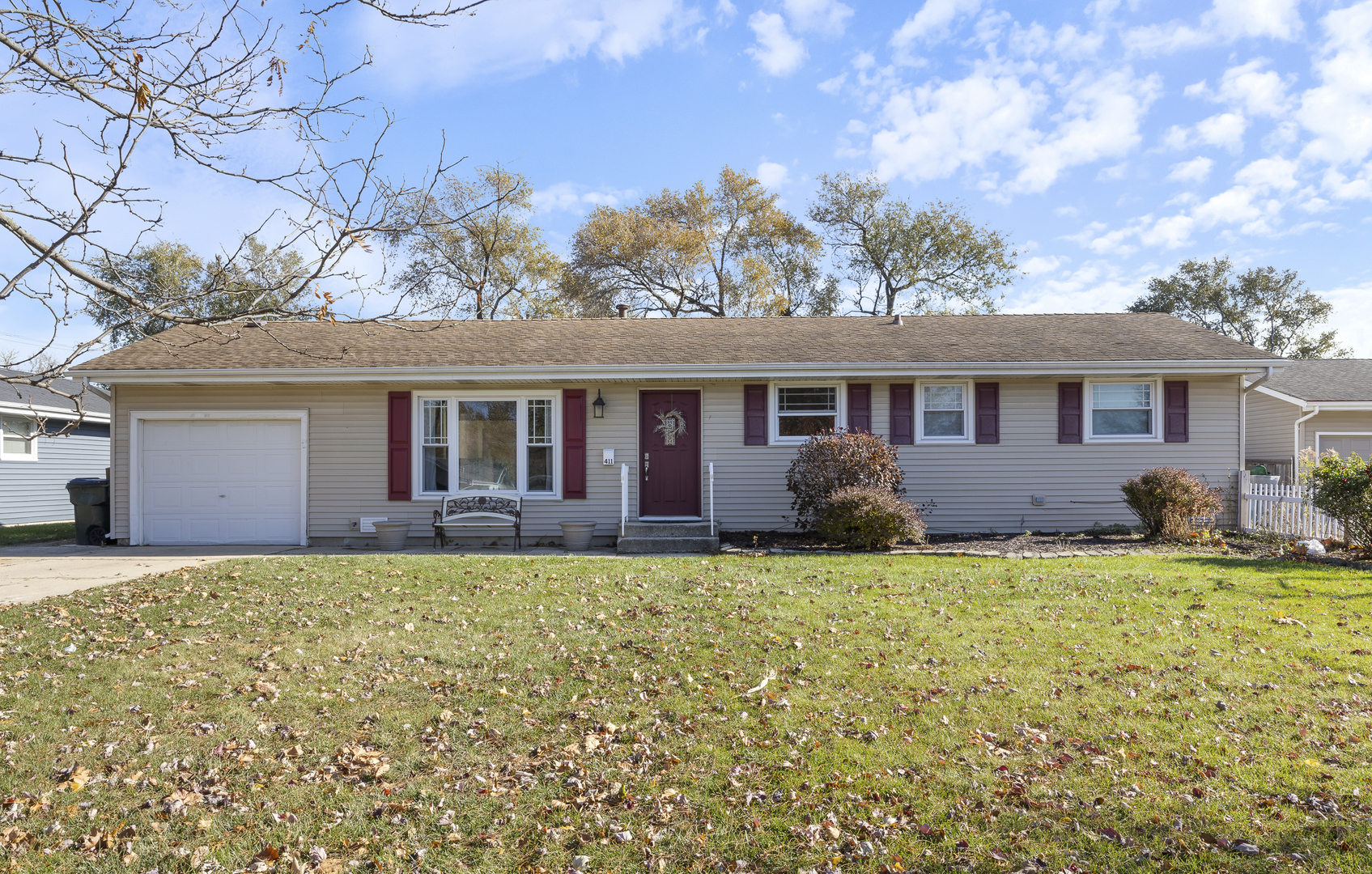 411 Arrowhead Trail, Carol Stream, IL