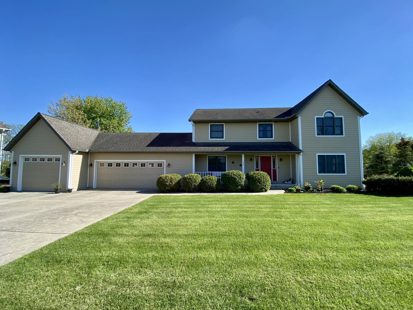 1221 S Fox Run Drive, Seneca, IL