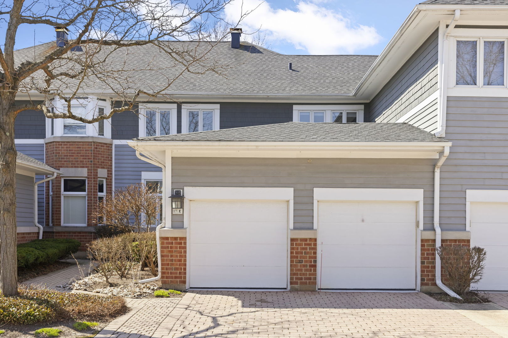 17 Mashie Court, Woodridge, IL