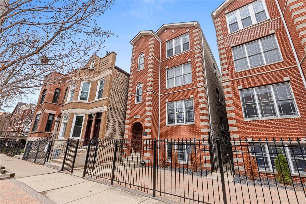 2033 W Huron Street #1, Chicago, IL