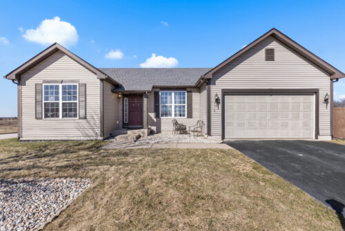 302 Cress Creek Trail, Poplar Grove, IL