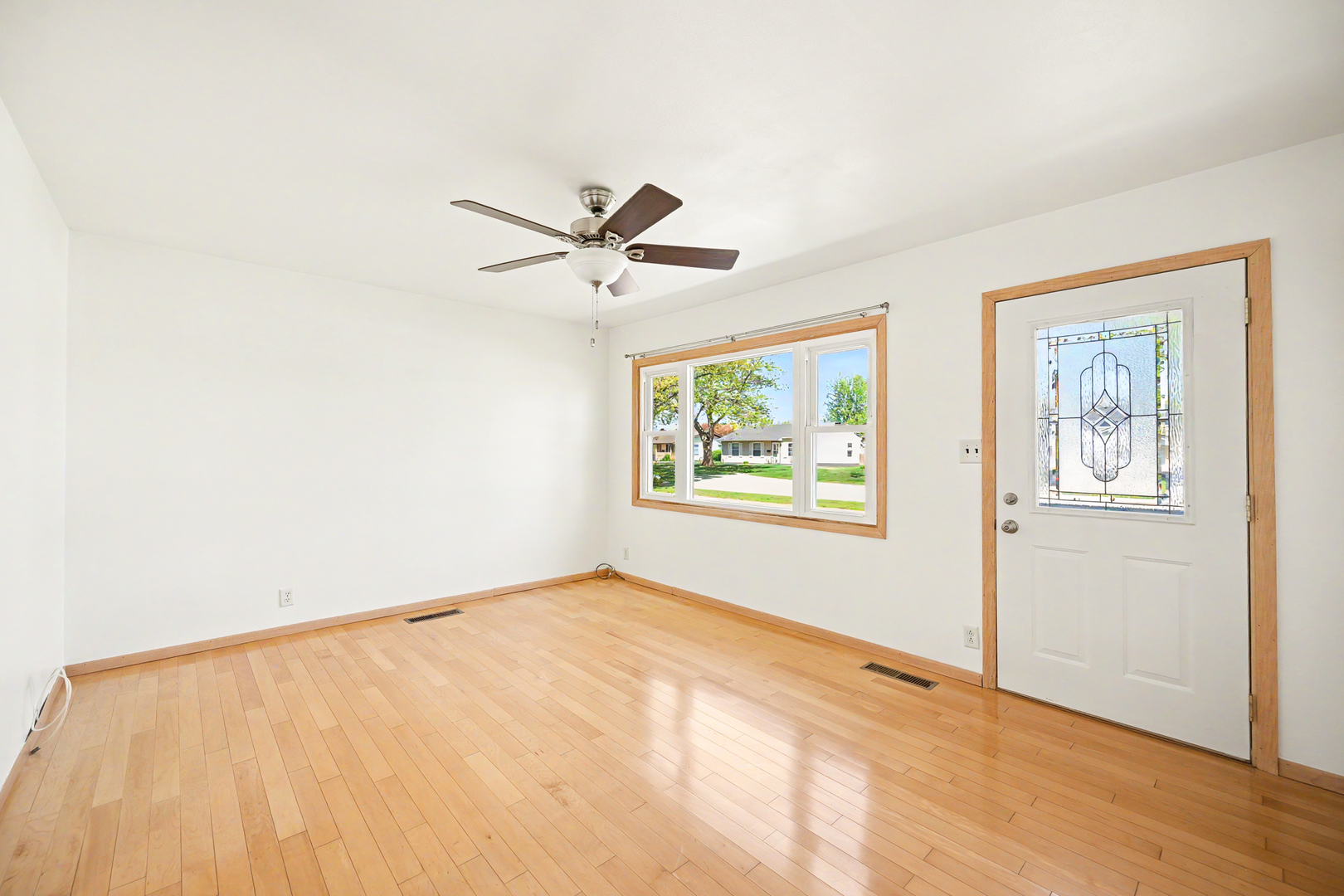 907 Lilac Lane, Joliet, IL