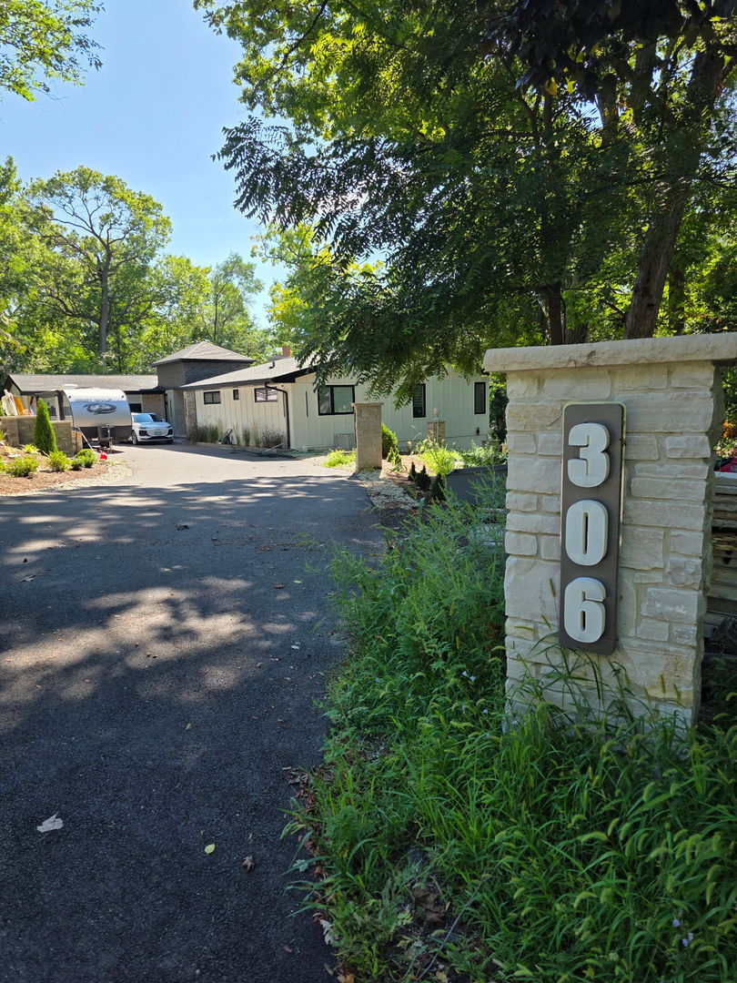 306 Woodlock Street, Ingleside, IL