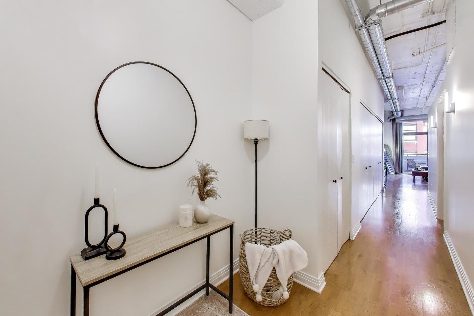 565 W Quincy Street #517, Chicago, IL