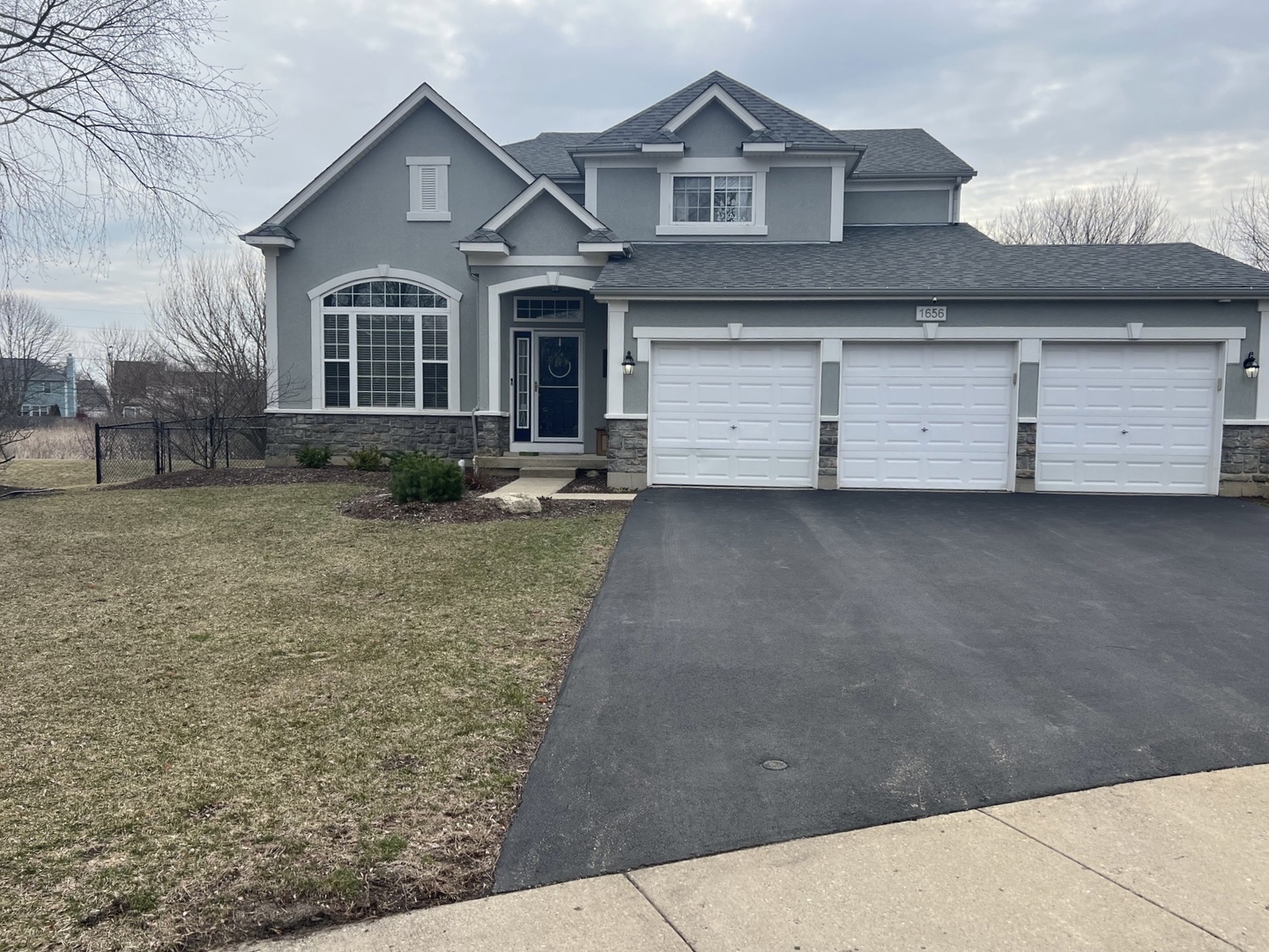 1656 Normandy Woods Court, Grayslake, IL