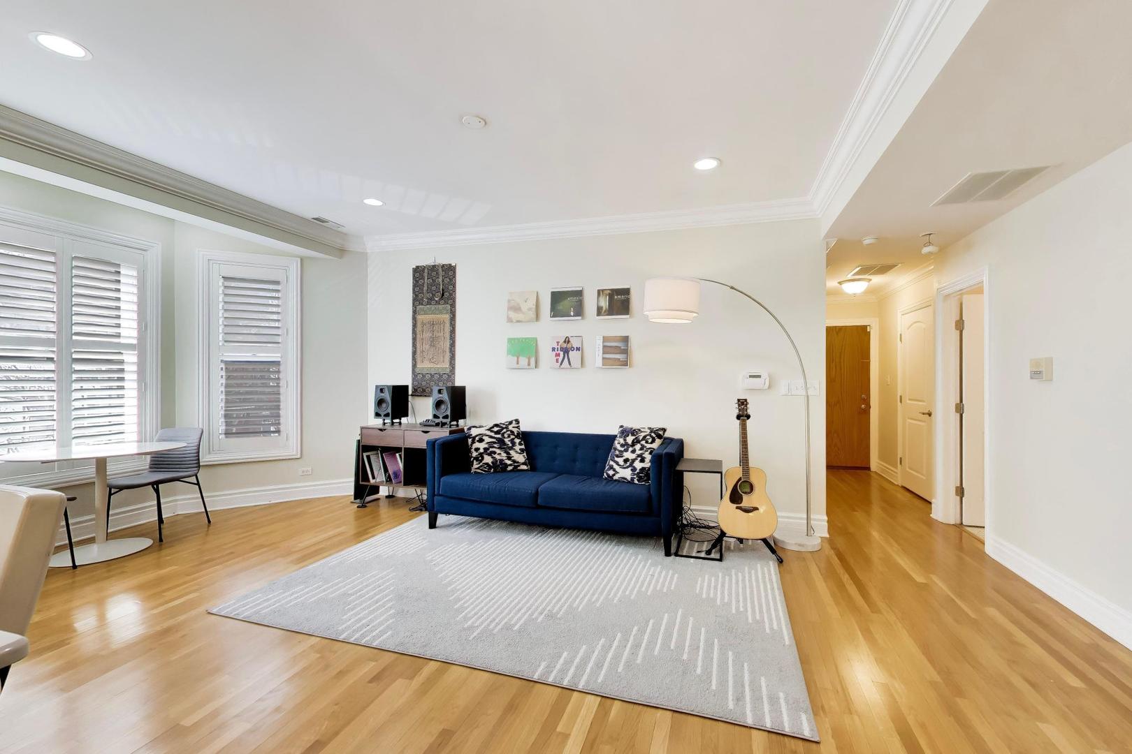 1701 N Crilly Court #2E, Chicago, IL