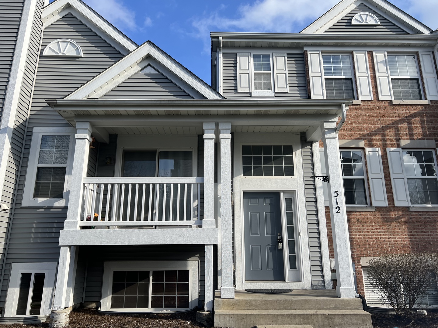 512 Lincoln Station Drive #512, Oswego, IL