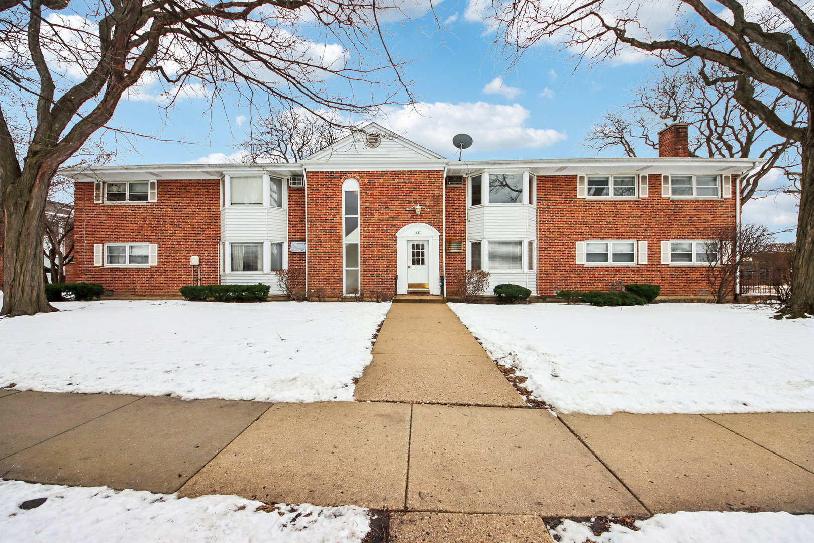 527 W Eastman Street #2C, Arlington Heights, IL