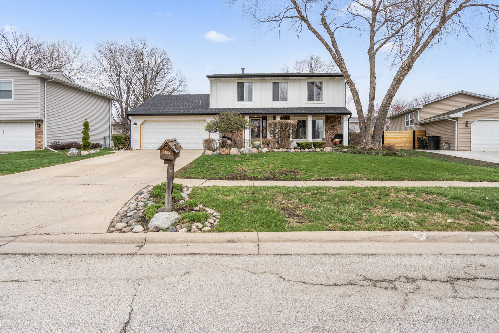 340 Stonehurst Lane, Roselle, IL