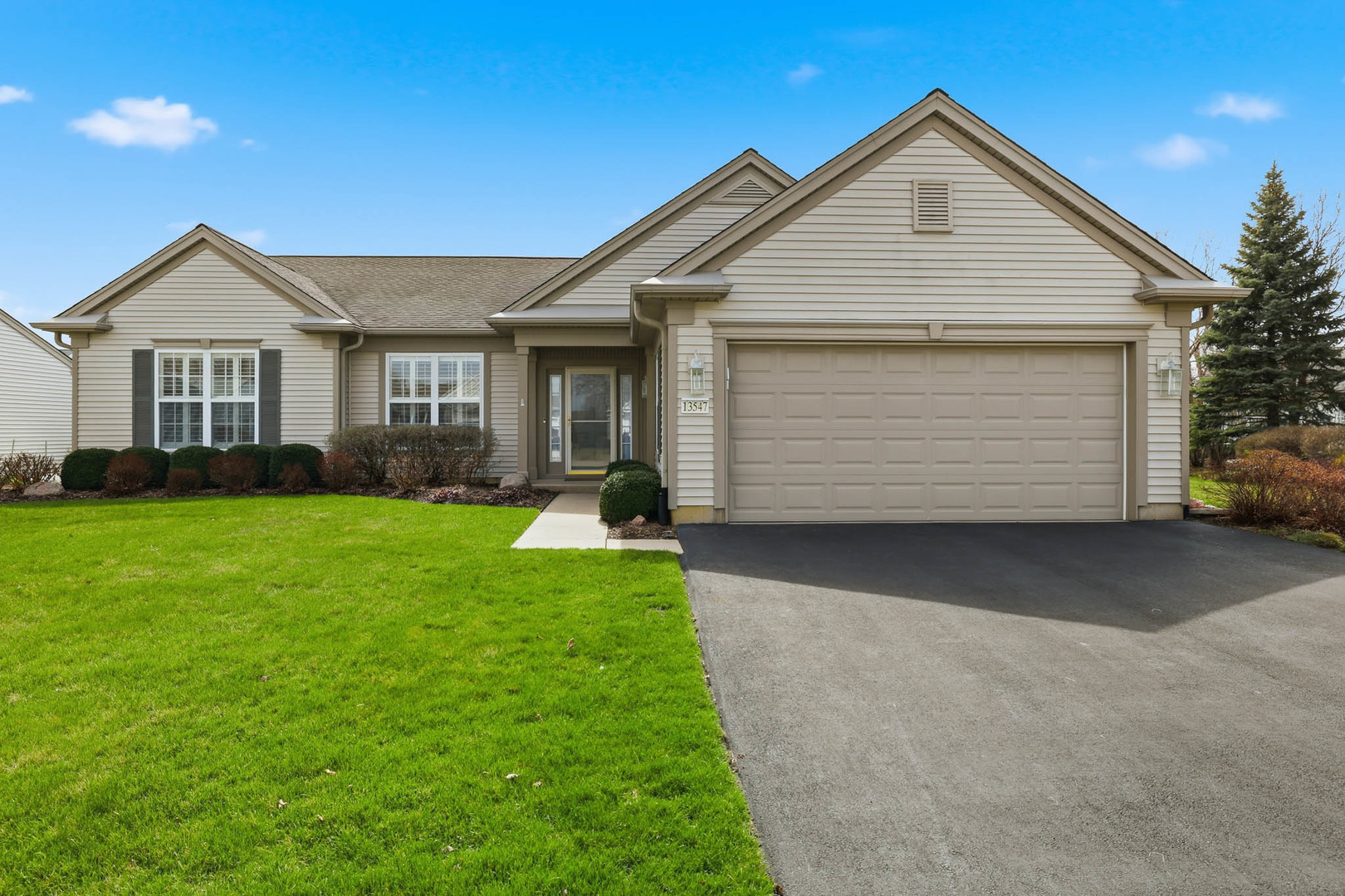 13547 Westridge Court, Huntley, IL