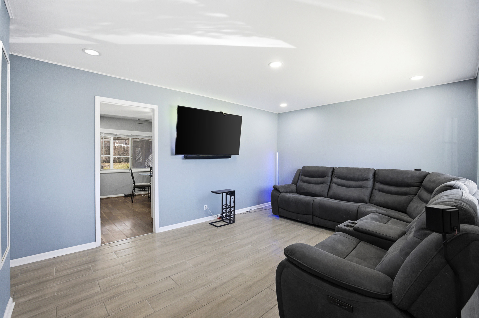 205 Villa Road, Streamwood, IL