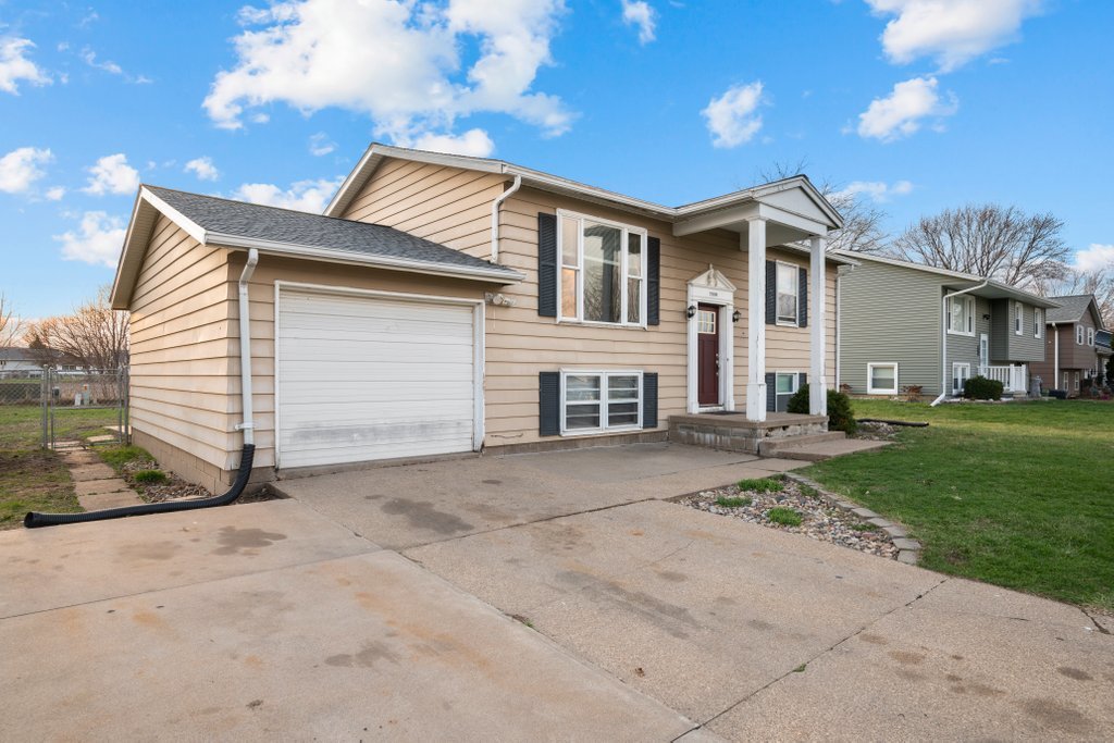 1500 9th Street, Clinton, IA
