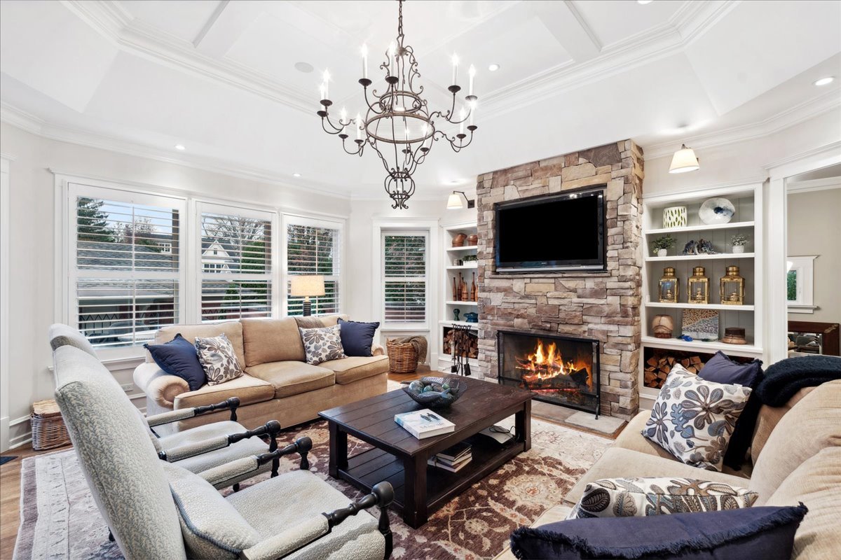 730 Lake Avenue, Wilmette, IL